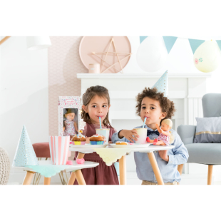 Mini corolline set with her dog